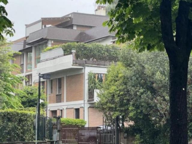 Immobile in asta di 261 m in vendita a Bologna