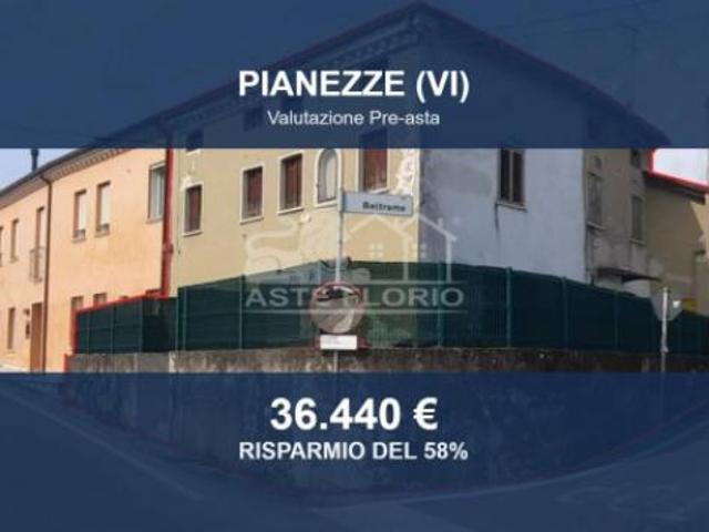 Immobile in asta di 267 m con più di 5 locali e box auto in vendita a Pianezze
