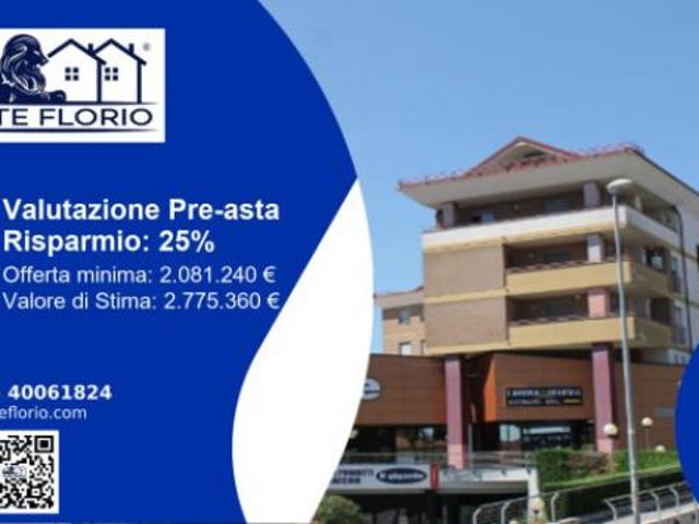 Immobile in asta di 2643 m con più di 5 locali in vendita a Cesano Maderno