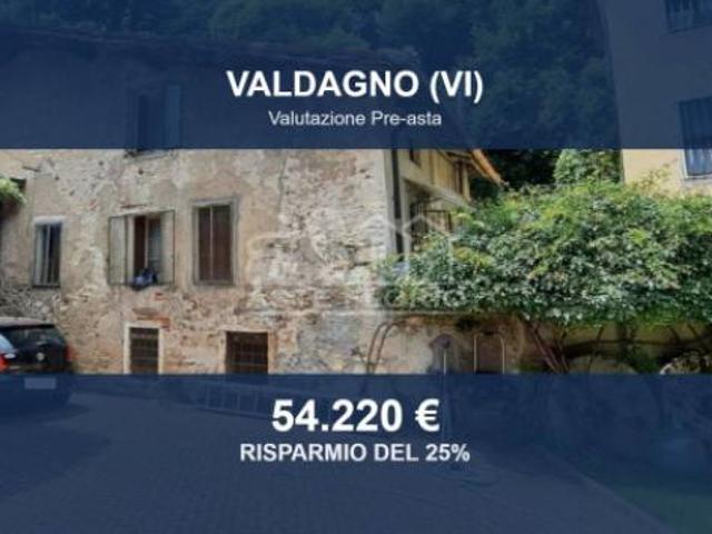Immobile in asta di 266 m con più di 5 locali in vendita a Valdagno