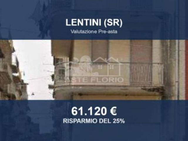 Immobile in asta di 273 m con più di 5 locali e box auto in vendita a Lentini