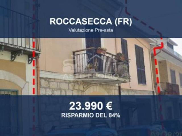 Immobile in asta di 273 m con più di 5 locali e box auto in vendita a Roccasecca