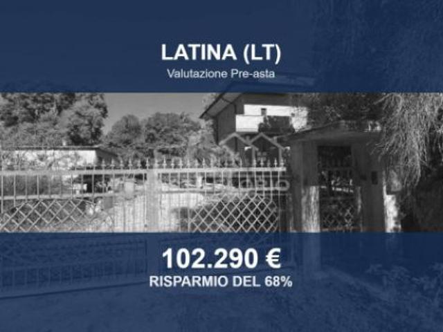 Immobile in asta di 272 m con più di 5 locali e box auto in vendita a Latina