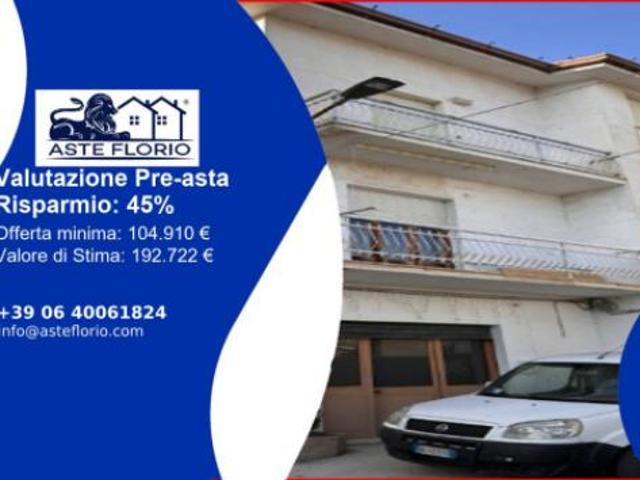 Immobile in asta di 277 m con più di 5 locali e box auto doppio in vendita a Monte Urano
