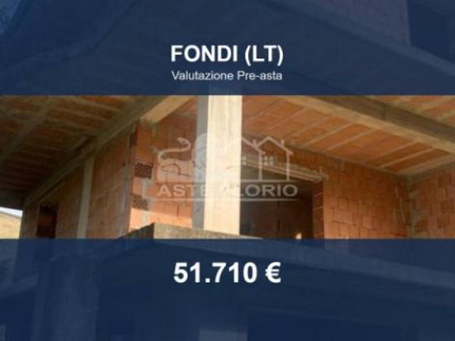 Immobile in asta di 276 m, box auto in vendita a Fondi