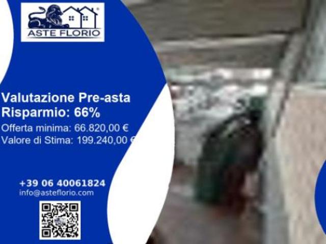 Immobile in asta di 27 m con più di 5 locali in vendita a Fermo