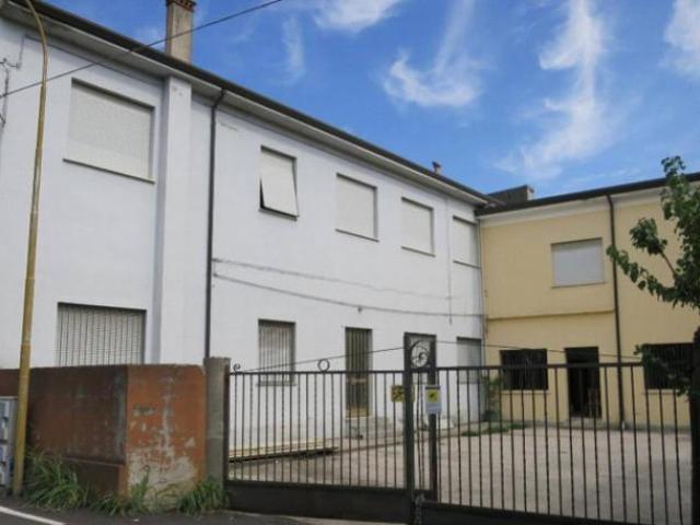 Immobile in asta di 287 m con più di 5 locali in vendita a Casaleone