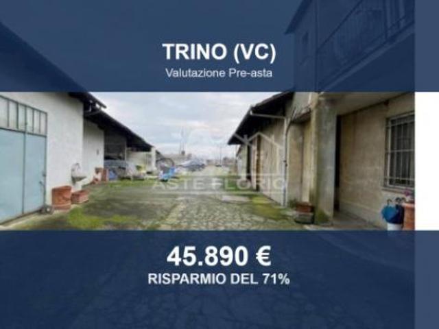 Immobile in asta di 288 m con più di 5 locali e box auto in vendita a Trino