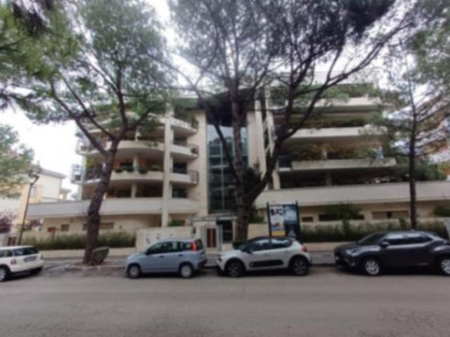 Immobile in asta di 291 m, box auto in vendita a Pescara