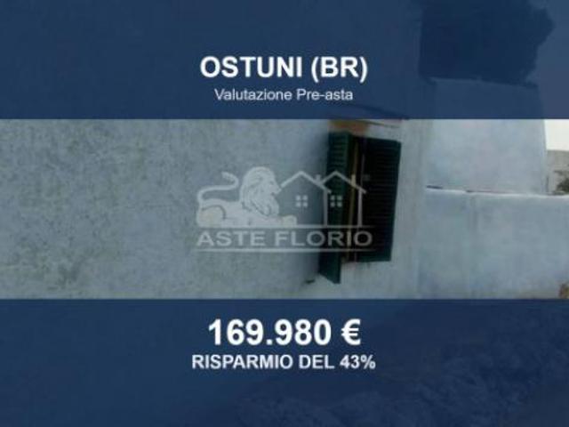 Immobile in asta di 298 m con più di 5 locali e box auto in vendita a Ostuni