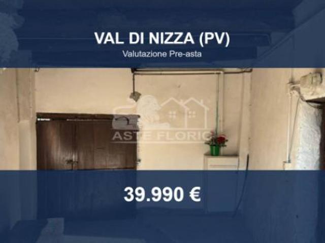 Immobile in asta di 298 m con più di 5 locali in vendita a Val di Nizza