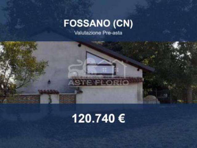 Immobile in asta di 200 m con più di 5 locali in vendita a Fossano
