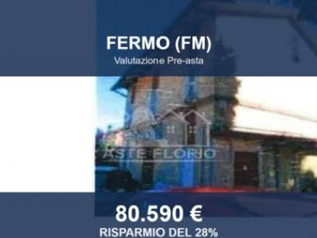 Immobile in asta di 202 m con più di 5 locali e box auto in vendita a Fermo