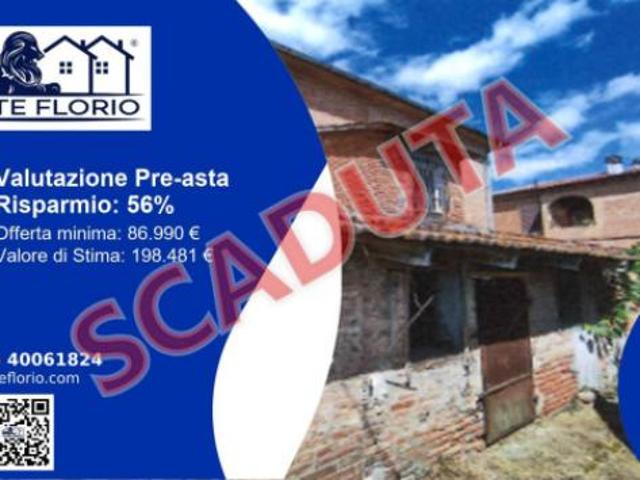 Immobile in asta di 204 m con più di 5 locali in vendita a Torrita di Siena
