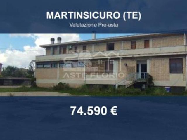 Immobile in asta di 205 m con più di 5 locali in vendita a Martinsicuro