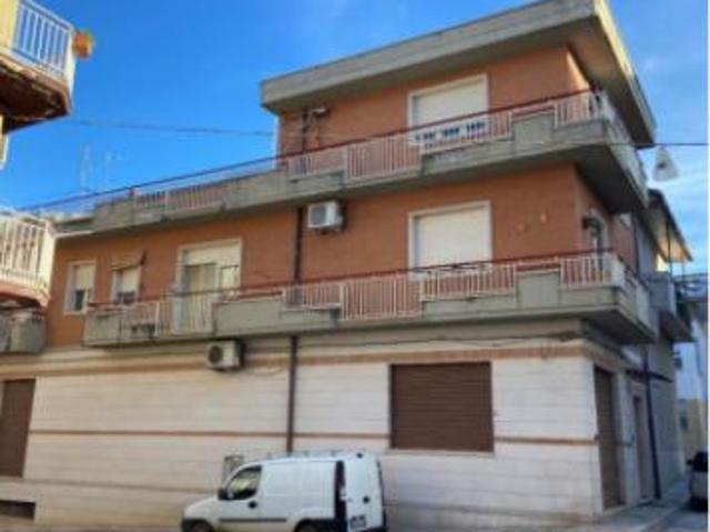 Immobile in asta di 206 m con 5 locali e box auto in vendita a San Nicandro Garganico
