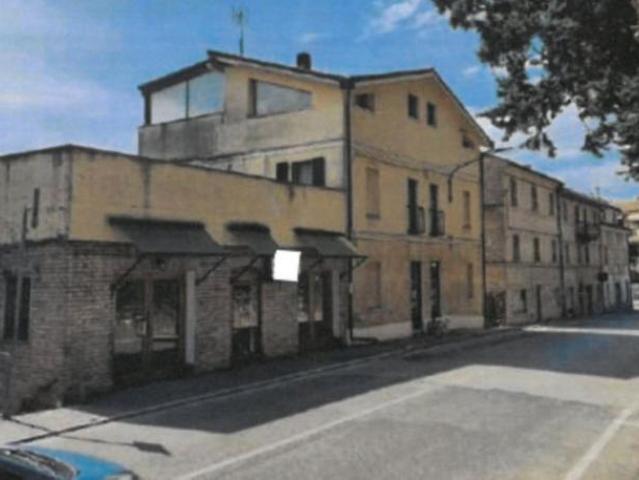 Immobile in asta di 206 m con 5 locali in vendita a Fermo