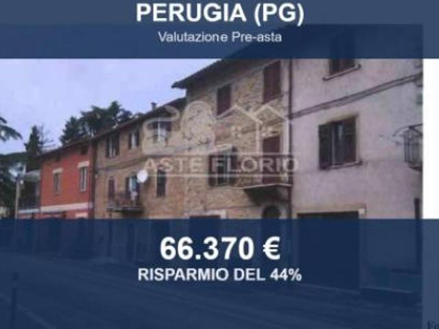 Immobile in asta di 208 m con più di 5 locali in vendita a Perugia
