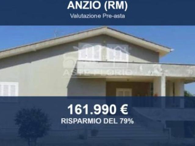 Immobile in asta di 210 m con più di 5 locali e box auto in vendita a Anzio