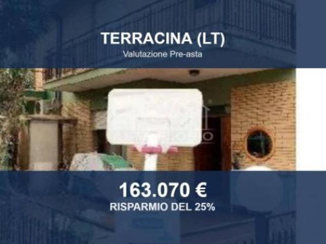Immobile in asta di 210 m con più di 5 locali in vendita a Terracina