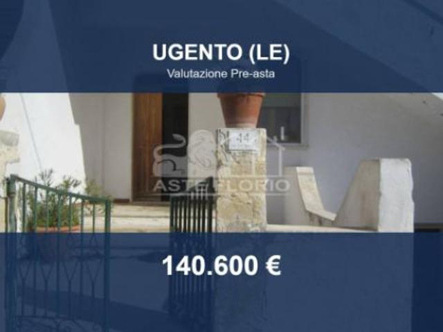 Immobile in asta di 211 m con più di 5 locali in vendita a Ugento
