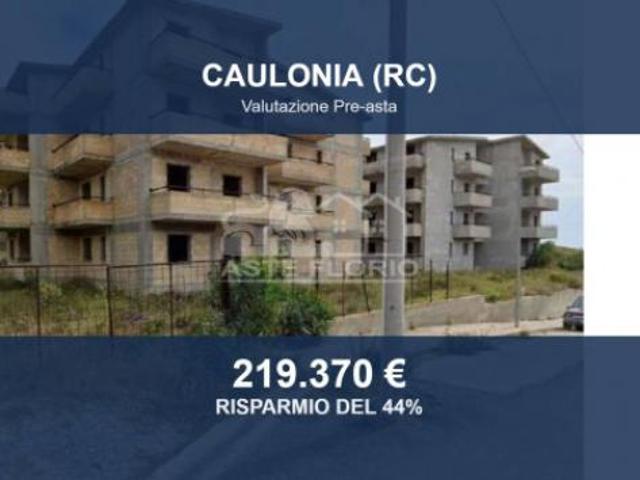 Immobile in asta di 2120 m con più di 5 locali in vendita a Caulonia
