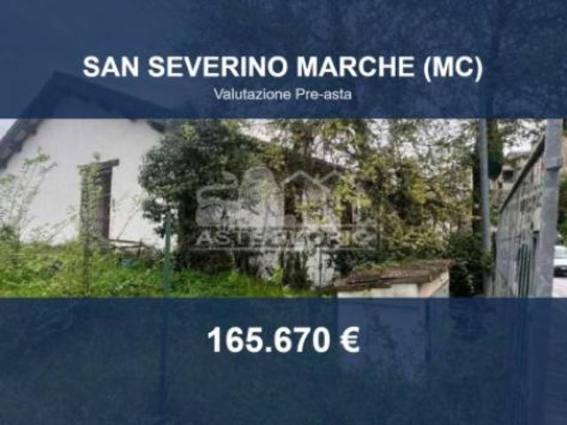 Immobile in asta di 214 m con più di 5 locali in vendita a San Severino Marche
