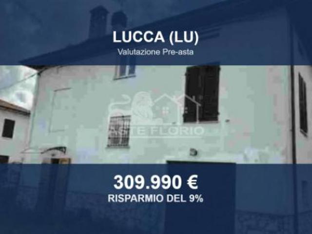 Immobile in asta di 215 m con più di 5 locali in vendita a Lucca