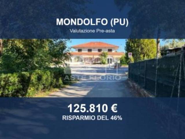 Immobile in asta di 216 m con più di 5 locali in vendita a Mondolfo