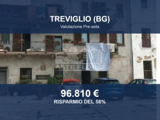 Immobile in asta di 221 m, box auto in vendita a Treviglio