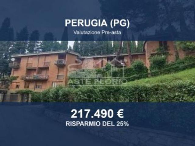 Immobile in asta di 221 m con più di 5 locali e box auto in vendita a Perugia