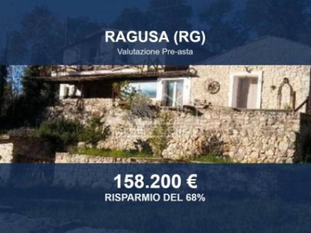 Immobile in asta di 222 m con più di 5 locali in vendita a Ragusa