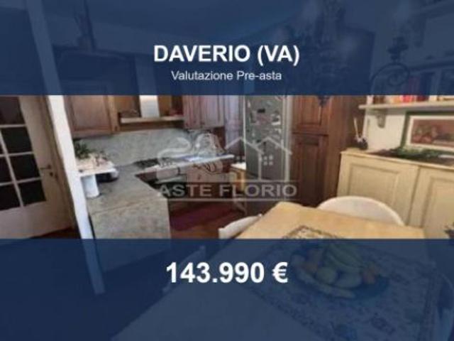 Immobile in asta di 227 m, box auto doppio in vendita a Daverio
