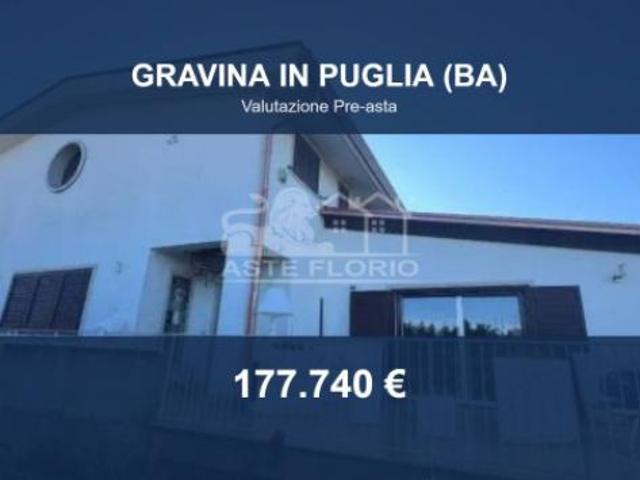 Immobile in asta di 225 m con più di 5 locali in vendita a Gravina in Puglia