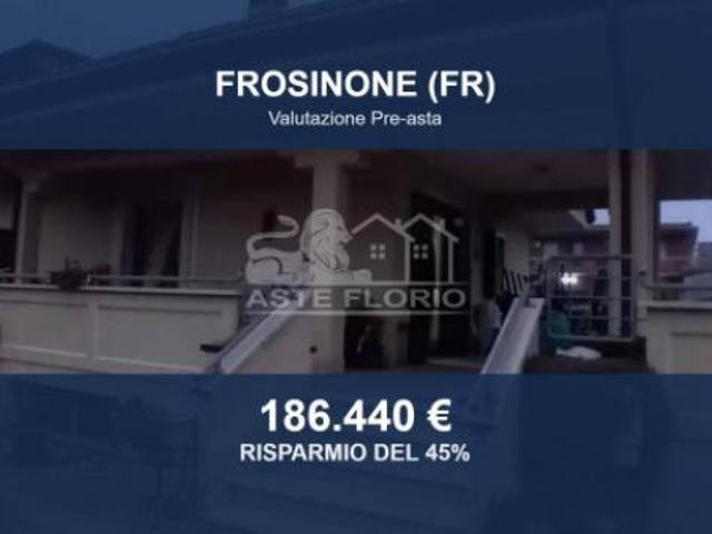 Immobile in asta di 228 m, box auto in vendita a Frosinone