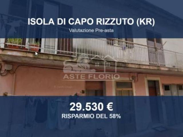 Immobile in asta di 229 m con più di 5 locali in vendita a Isola di Capo Rizzuto