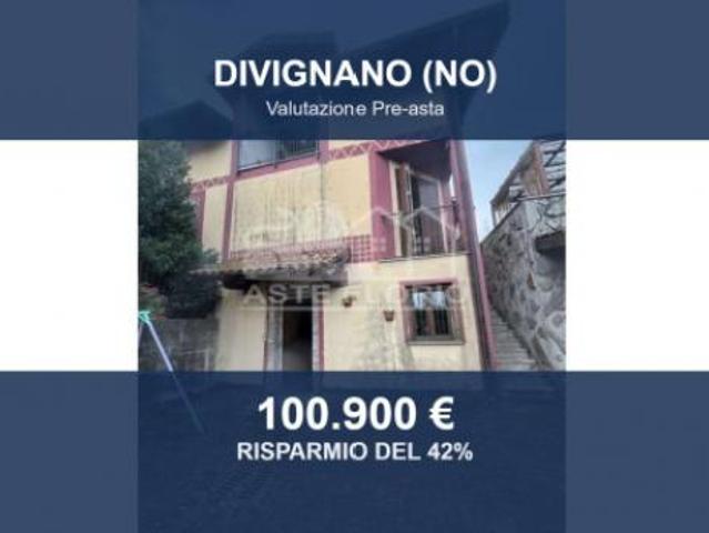 Immobile in asta di 233 m con più di 5 locali e box auto in vendita a Divignano