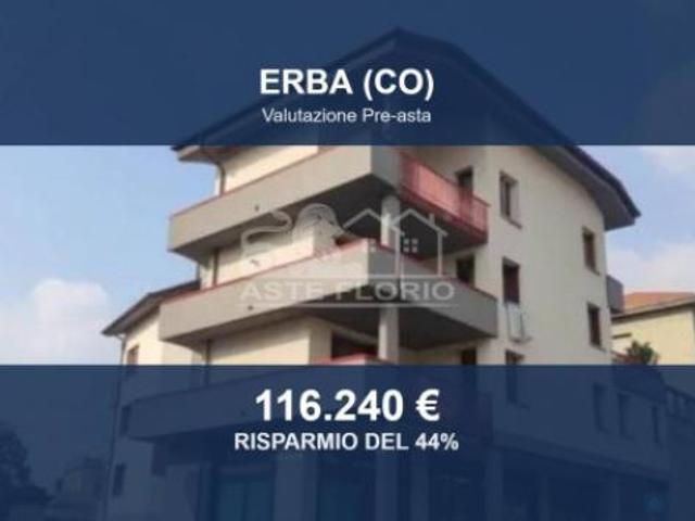 Immobile in asta di 232 m, box auto doppio in vendita a Erba