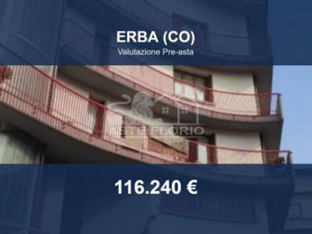 Immobile in asta di 232 m con più di 5 locali e box auto doppio in vendita a Erba
