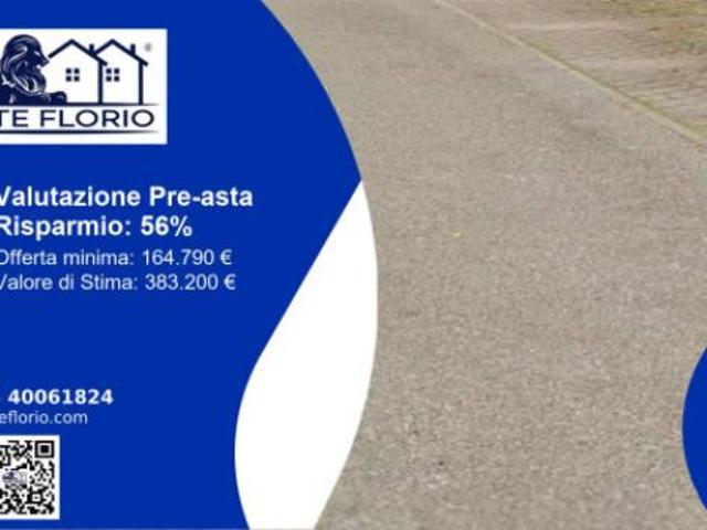 Immobile in asta di 239 m con più di 5 locali in vendita a Cascina
