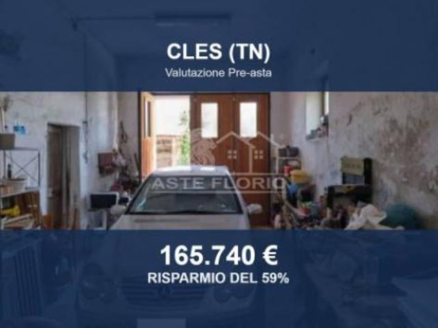 Immobile in asta di 347 m con più di 5 locali e box auto doppio in vendita a Cles