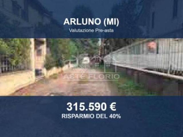Immobile in asta di 345 m con più di 5 locali e box auto doppio in vendita a Arluno