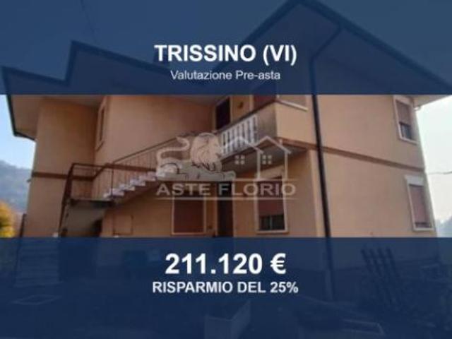 Immobile in asta di 348 m con più di 5 locali e box auto in vendita a Trissino