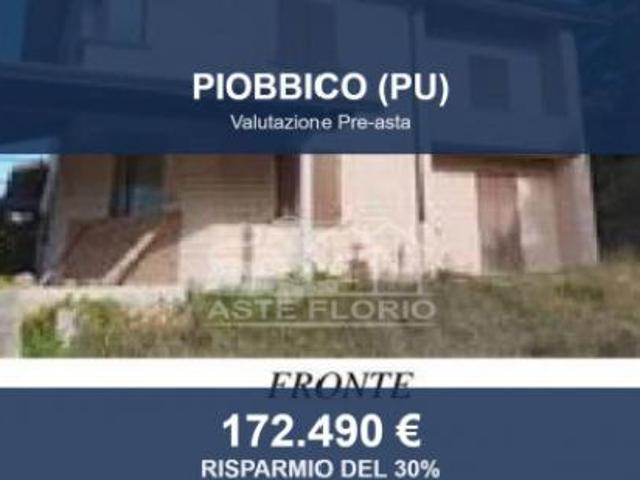 Immobile in asta di 353 m, box auto in vendita a Piobbico