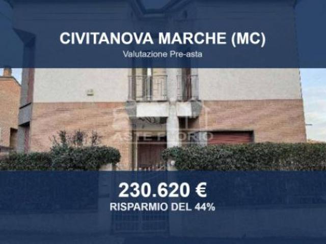 Immobile in asta di 351 m, box auto in vendita a Civitanova Marche