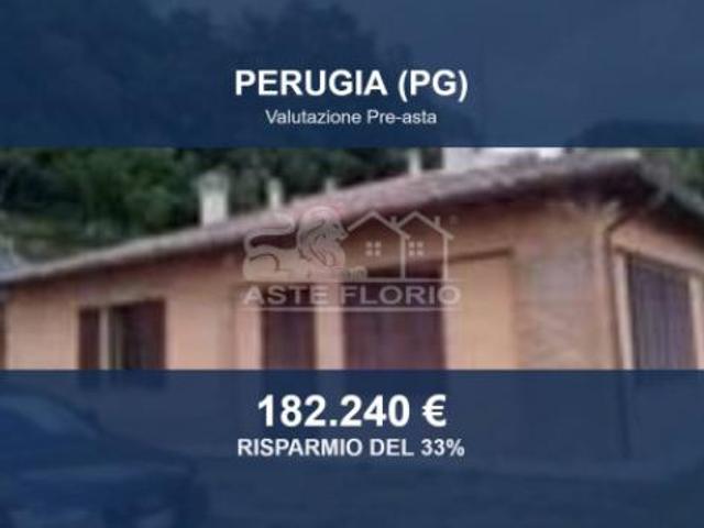 Immobile in asta di 351 m con più di 5 locali e box auto in vendita a Perugia
