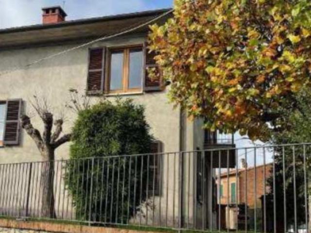 Immobile in asta di 355 m, box auto in vendita a Chiusi