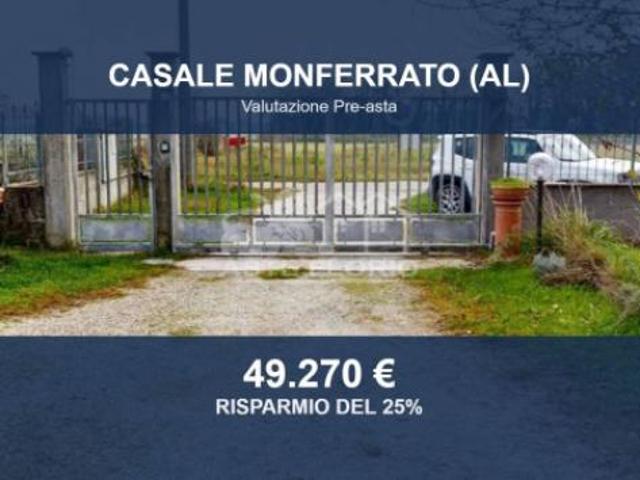 Immobile in asta di 356 m con più di 5 locali e box auto in vendita a Casale Monferrato