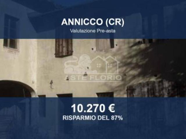 Immobile in asta di 356 m con più di 5 locali in vendita a Annicco
