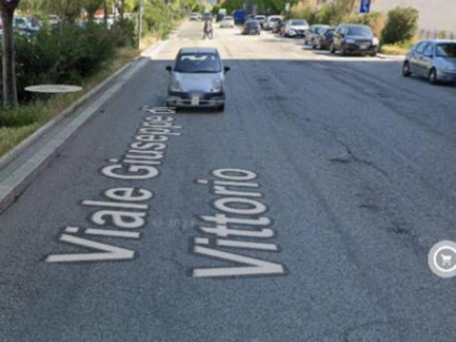 Immobile in asta di 35 m con più di 5 locali in vendita a Manfredonia